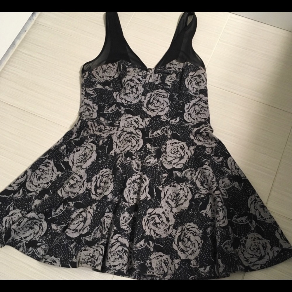 Material Girl size L juniors never worn